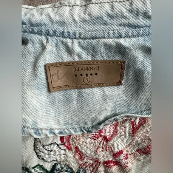 BLANK NYC S Embroidered Floral Flower Denim Jacket Easter mothers Day - Picture 9 of 10